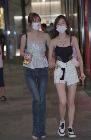 精选街拍作品 NO.1652 笔直修长美腿闺蜜[110P/179MB]