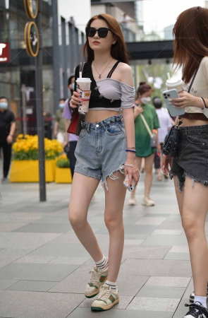 周一微醺看大白长腿美女240401-15-70 15P