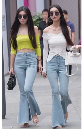（套图）两个牛仔喇叭裤美女(67P)