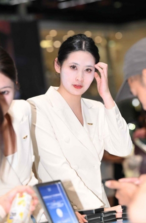 气质白色制服 [107P-1.86GB]