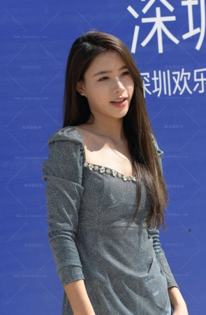 小鸟依人的小姐姐/231217-8-24 12P