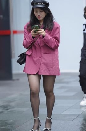 黑丝小姐姐(97P)