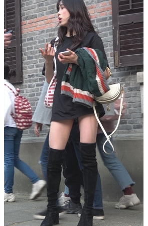 黑色高靴小姐姐[1.1G/MP4]