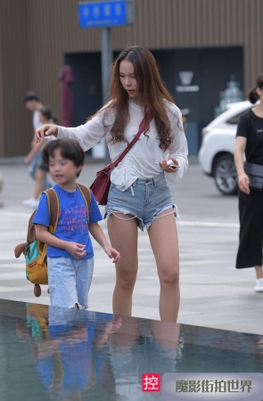 性感超短热裤辣妈3A326[566M]