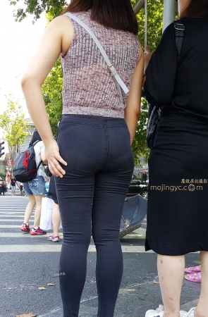 手机拍摄–墨镜丰妹—-（10P）