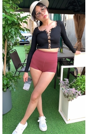 紧身短裤美女[21.29G/MP4]