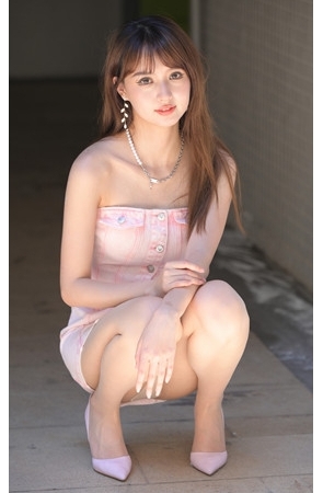 （套图二）粉裙肉丝美女(527P)[9.8G/JPG]