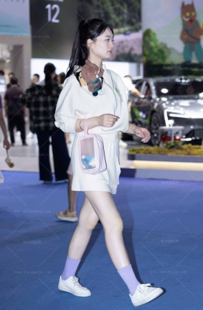 LB518-83P 成都车展-遇见阿维塔超白嫩的美腿礼仪