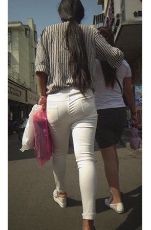 长发白裤紧身妹子[366M/MP4]