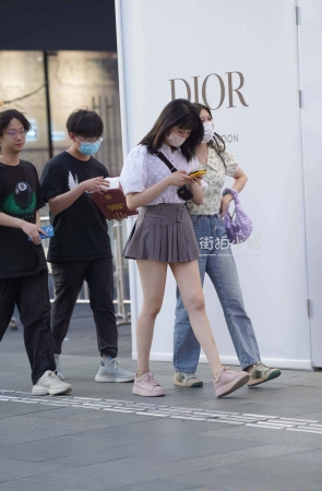 百褶小短裙