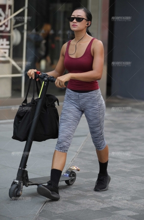 紧身七分健美裤