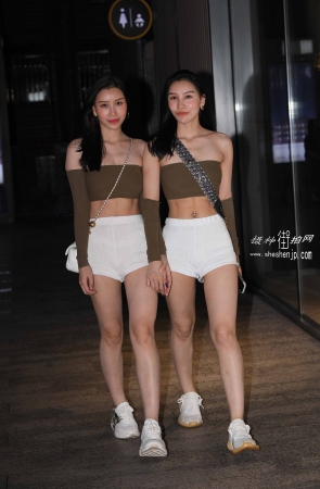 21910-18+128热裤闺蜜 4P