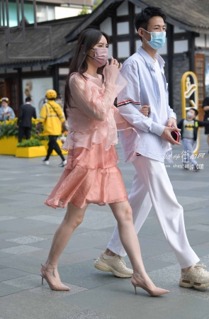 22515-19+91美腿媳妇 13P