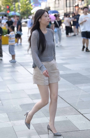 文艺气质少妇/231028-8-56 14P