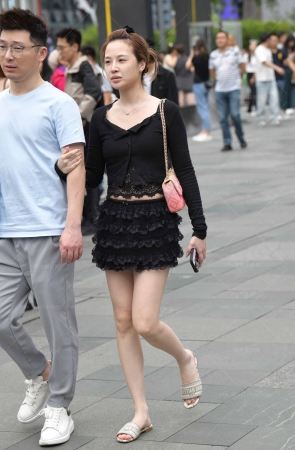 25527-6=61√美腿拖鞋脚板底媳妇 10P