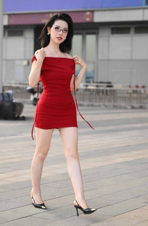 【摄神作品】2565-15=66√魅力红 12P