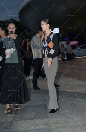 长裤大长腿 [18P]