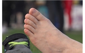 4k-超具气质美少妇街拍美足