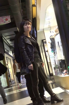 黑色皮裤MM