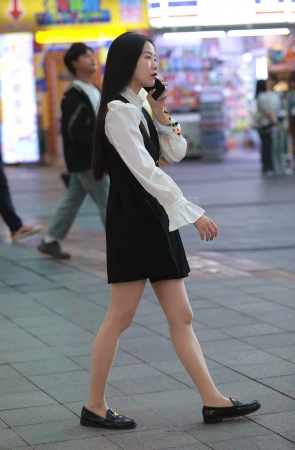 肉丝街拍少妇-13P