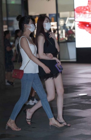 精选街拍作品 NO.1647 美腿闺蜜[97P/145MB]