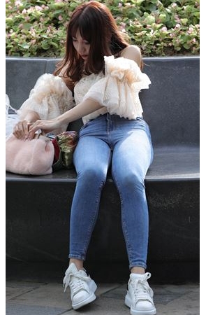 紧身牛仔裤美女(41P)