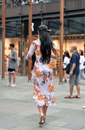 古典风美女姐姐3段共6分26秒  [5.60 GB]