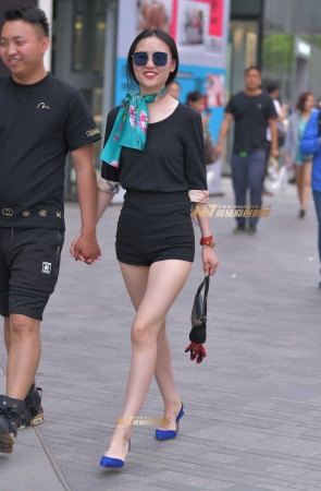 性感白嫩长腿少妇