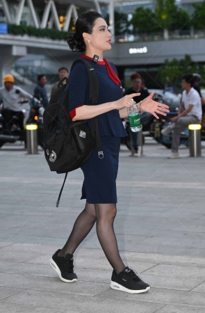 【摄神作品】2566-3=93√空乘黑丝轻熟 10P