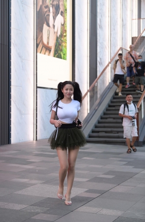 又见地球最强de极品小姐姐