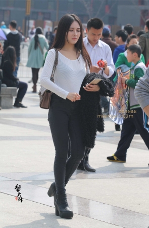 情不自禁地扫射、连发……（45P）