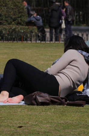 No728 仗着自己有双好脚，就是可踩住男人的脸让他闻个通透 第1套