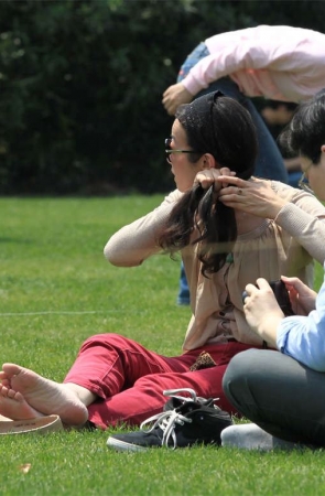 No990 墨镜韵妇的一双苍劲的骨感老脚