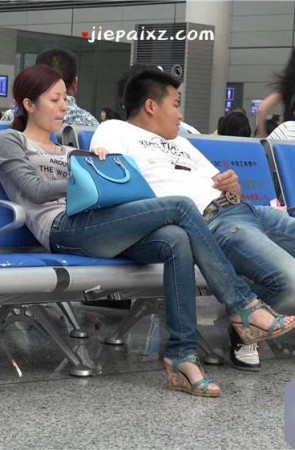 4K – 紧身蓝牛坡高跟鞋少F [2.56 GB/MP4]