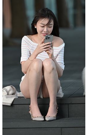 白色热裤美女(85P)