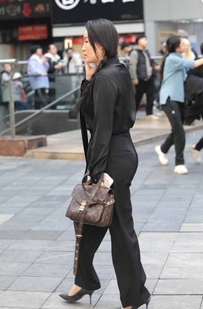 气质街拍高跟熟妇