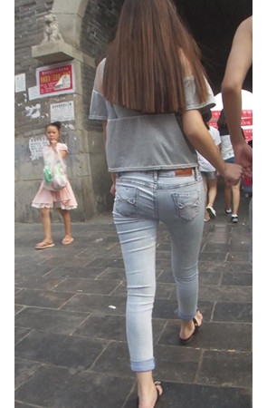 牛仔裤小妹
