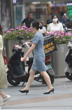 街拍高跟职业装