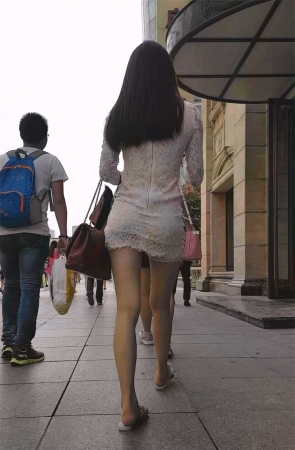 时尚前沿的包臀美女真实好性感