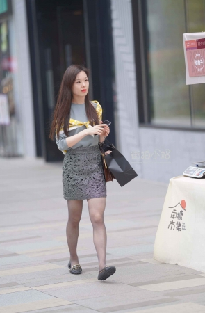 端庄靓丽灰丝朲槭