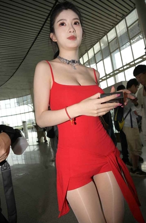 红裙性感亮丝 [119P-2.54GB]