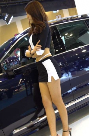 4K-超性感美颜丰满包臀裙车展靓模