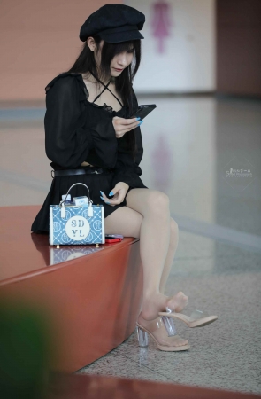 【街拍心灵】偶遇街拍肉丝凉拖挑鞋玩鞋