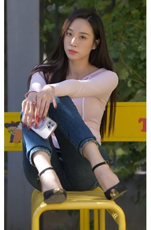 牛仔裤美女【套图+视频】