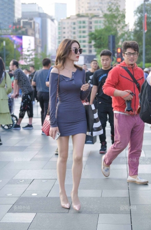 极品身材包臀短裙美女