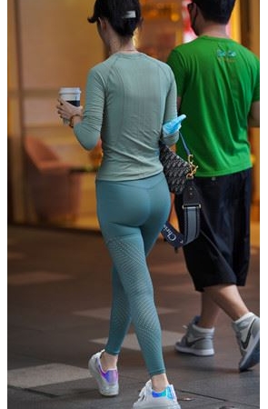 漂亮的瑜伽紧身裤美女(34P)