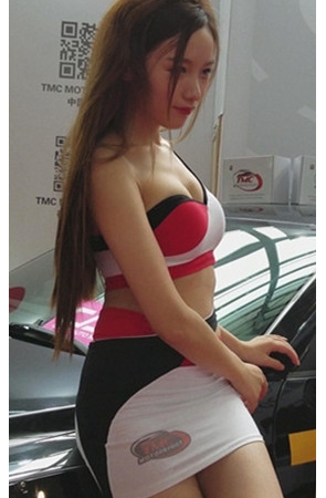 长发齐腰的车模妹子[713M/MP4]