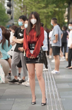 可爱皮裙小姐姐