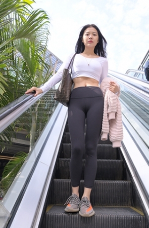 黑色瑜伽裤-与我无关