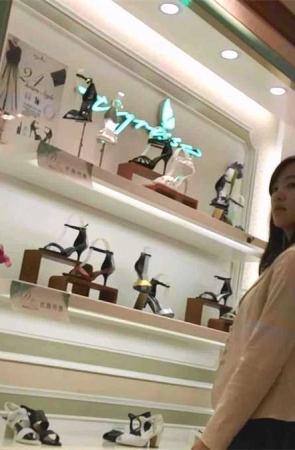 太美了一大群美女换丝袜